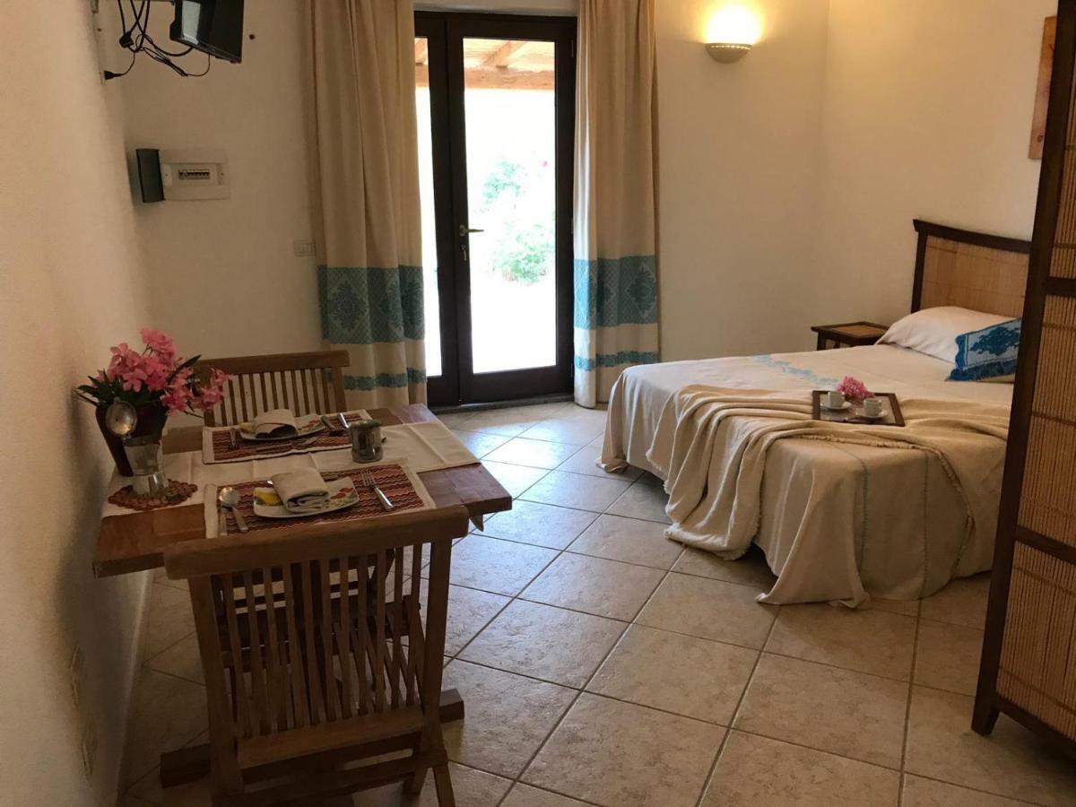 La Puntaccina Villa Aglientu Exteriör bild